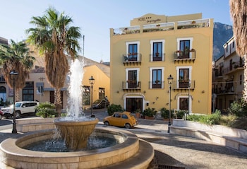 Hotel La Piazzetta,Mascali>>Castellammare Del Golfo,3 star