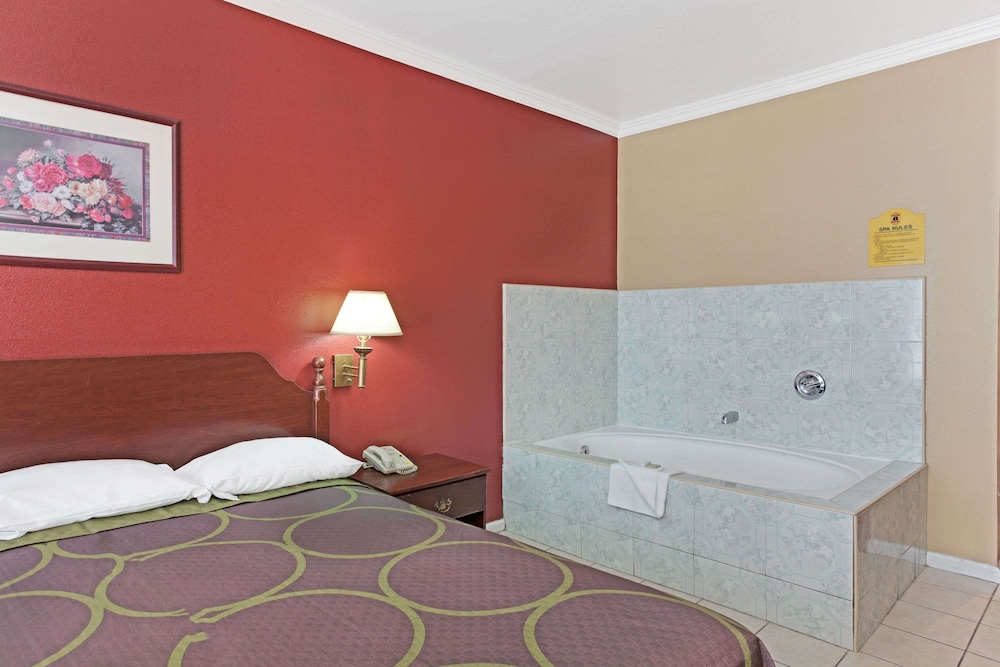 super 8 by wyndham north hollywood