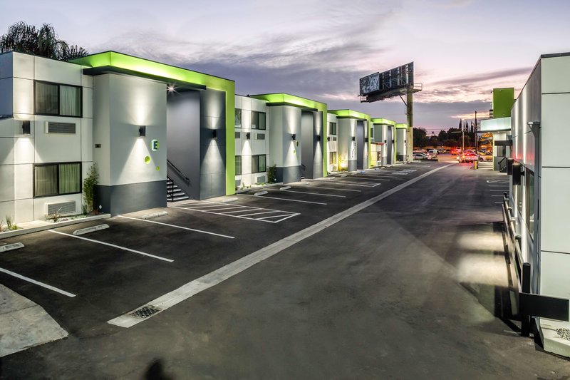 motel 6 canoga park