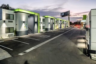 motel 6 canoga park