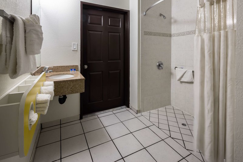 motel 6 canoga park