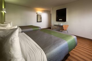 motel 6 canoga park