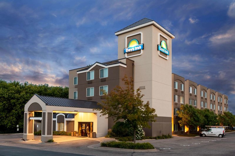 Days Inn By Wyndham Eagan Minnesota Near Mall Of America