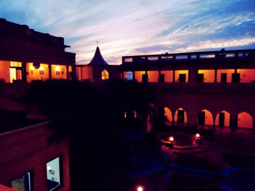 noor us sabah palace