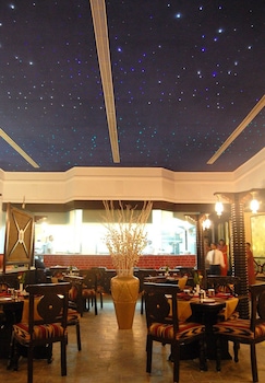 noor us sabah palace