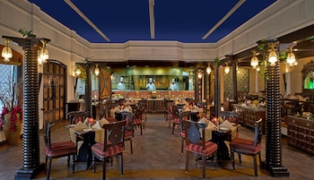 noor us sabah palace