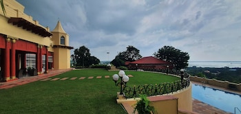 noor us sabah palace