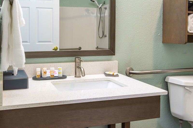 la quinta inn and suites by wyndham newport