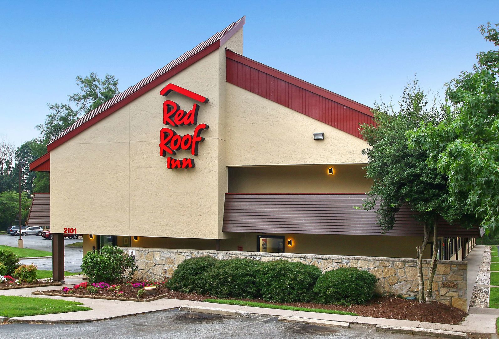 red roof inn greensboro coliseum