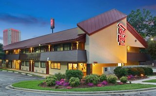 red roof inn greensboro coliseum