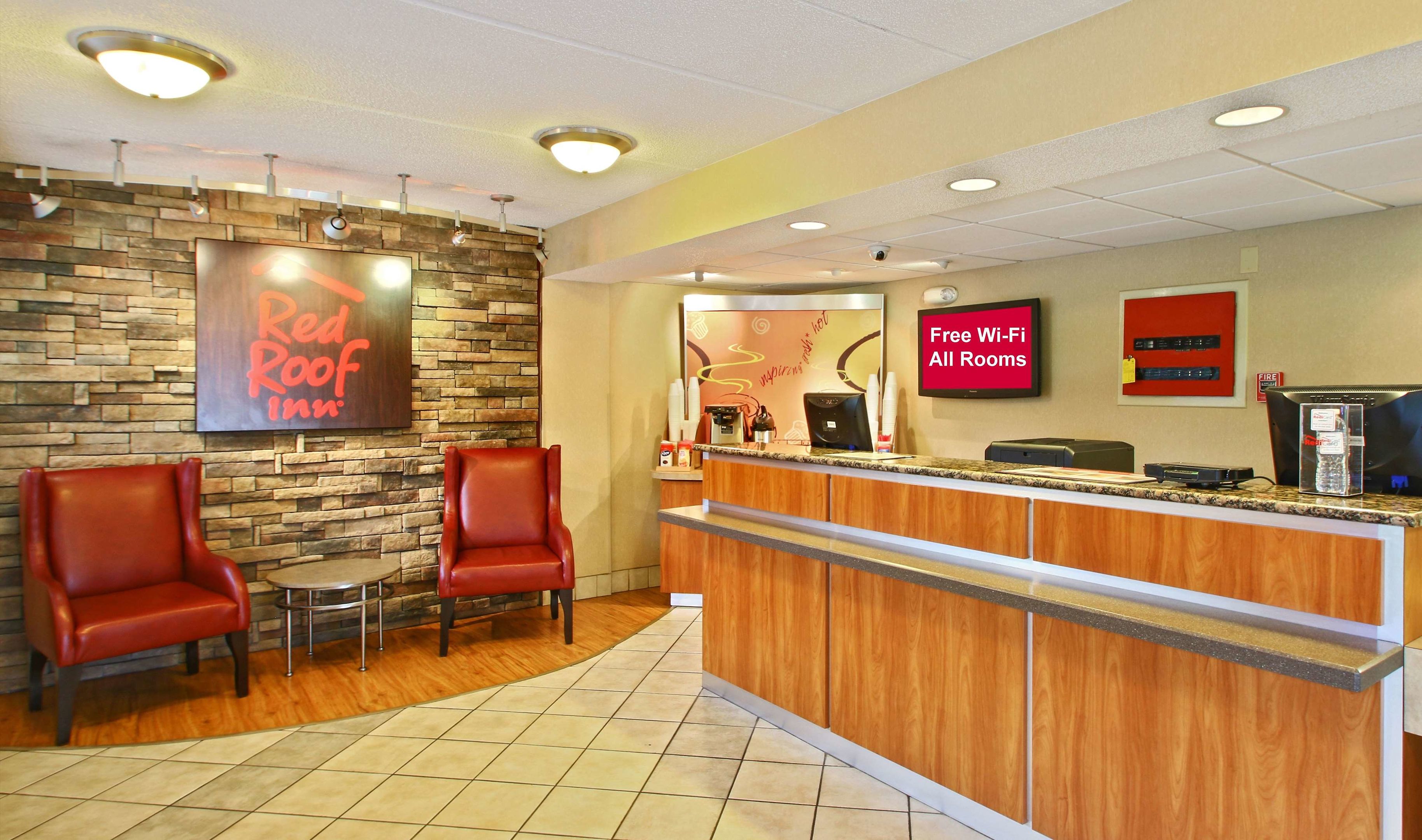 red roof inn greensboro coliseum
