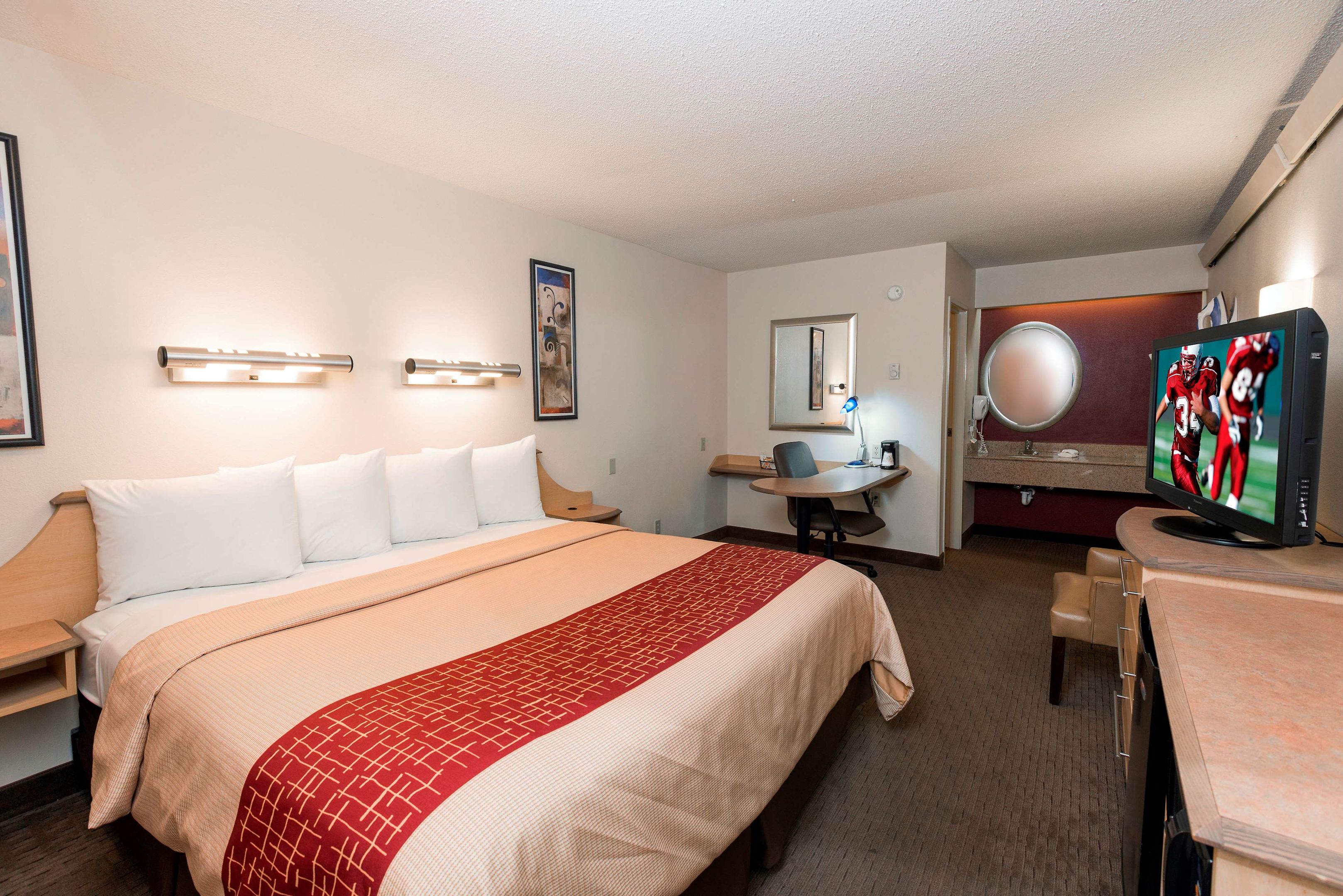 red roof inn greensboro coliseum