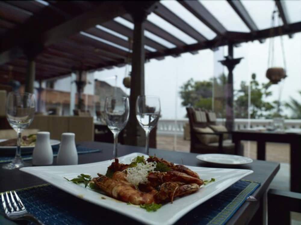 the leela ashtamudi a raviz hotel