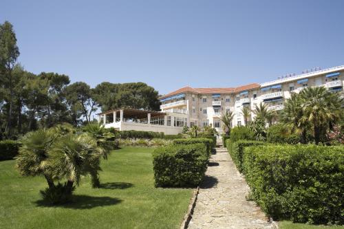 grand hotel des lecques bw signature collection