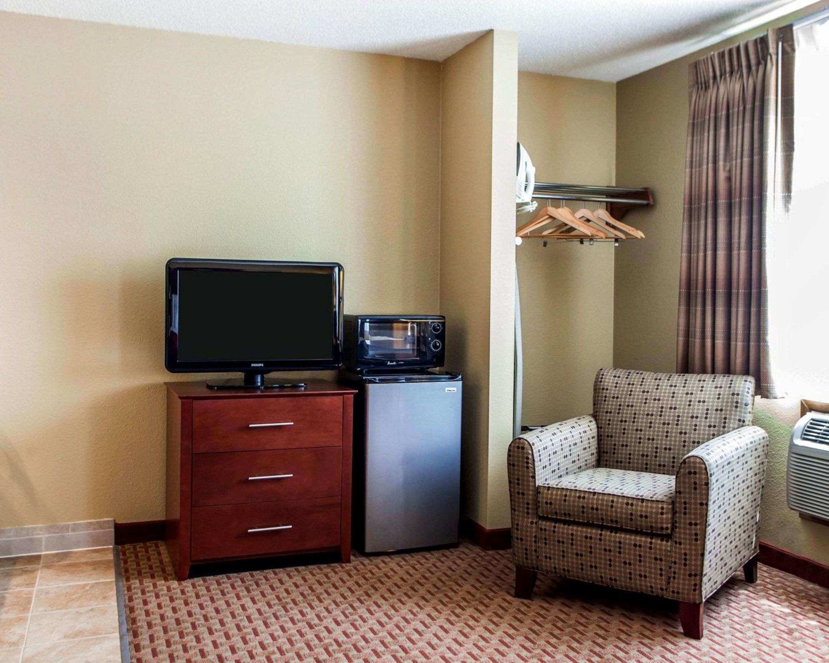 quality inn and suites davenport near i 80