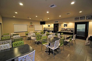 Quality Inn & Suites Kennewick Tri-Cities,Near Toyota Center,3 star