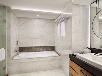 mercure jakarta batavia