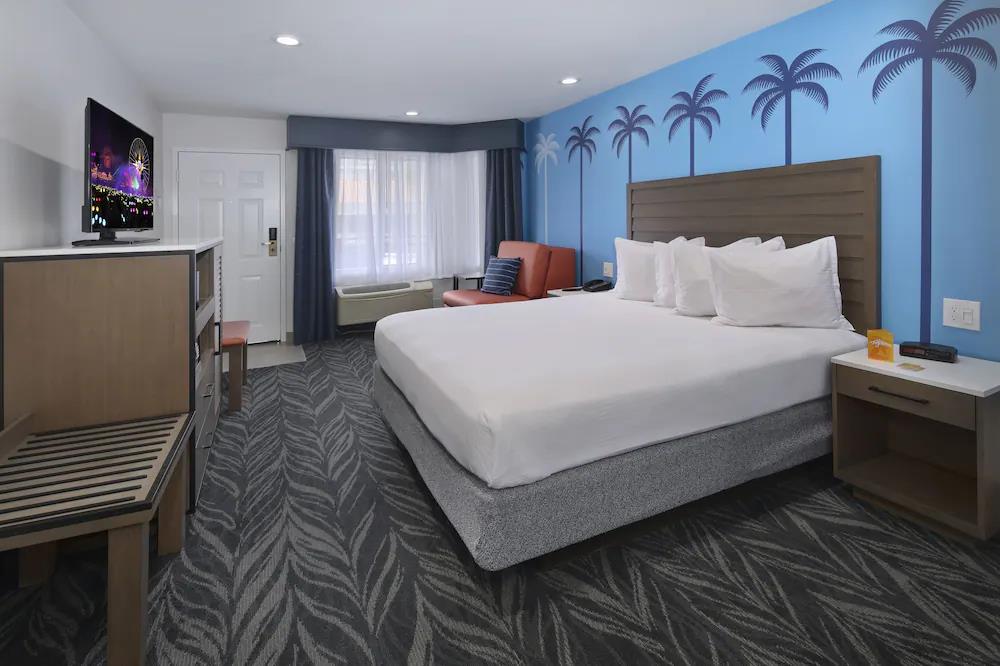 tropicana inn and suites
