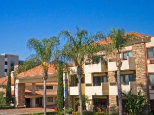 tropicana inn and suites