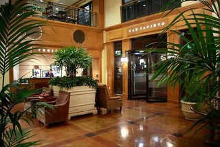 hampton inn and suites austin downtown