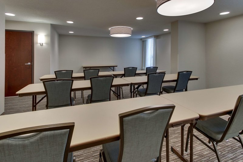 pear tree inn st louis airport