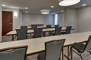 pear tree inn st louis airport