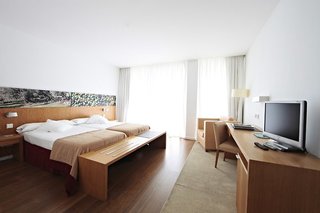 hotel aimia