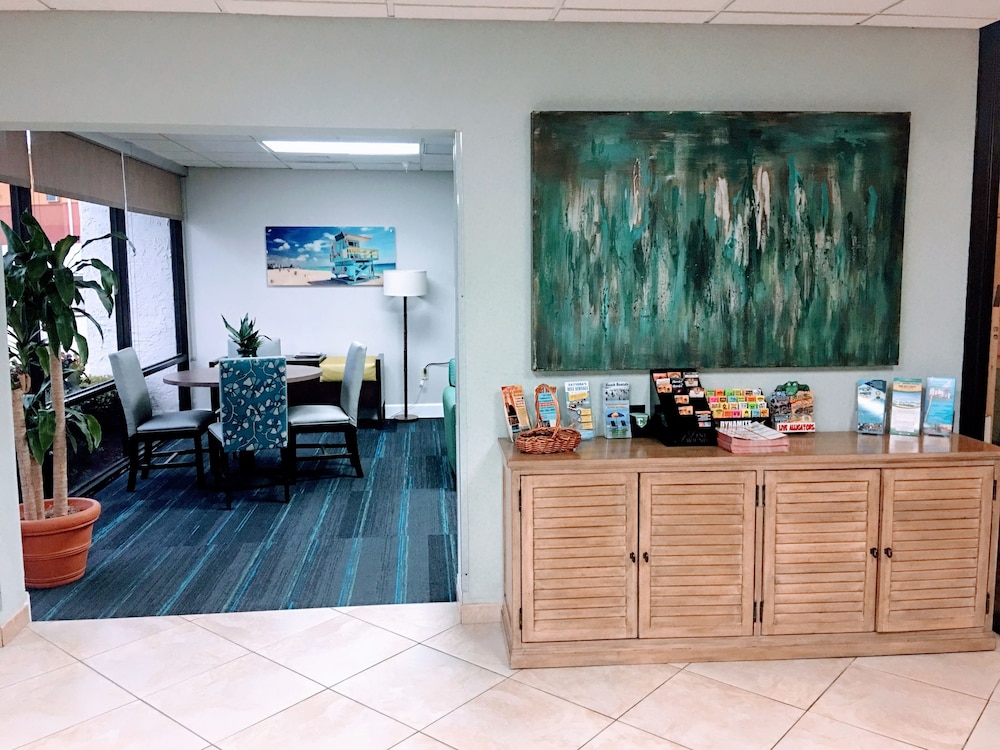 tropical winds oceanfront hotel