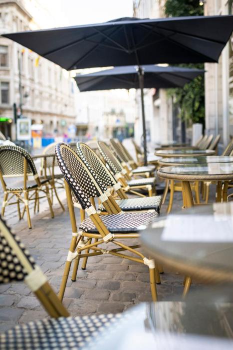 aris grand place hotel