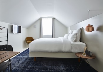 9hotel sablon