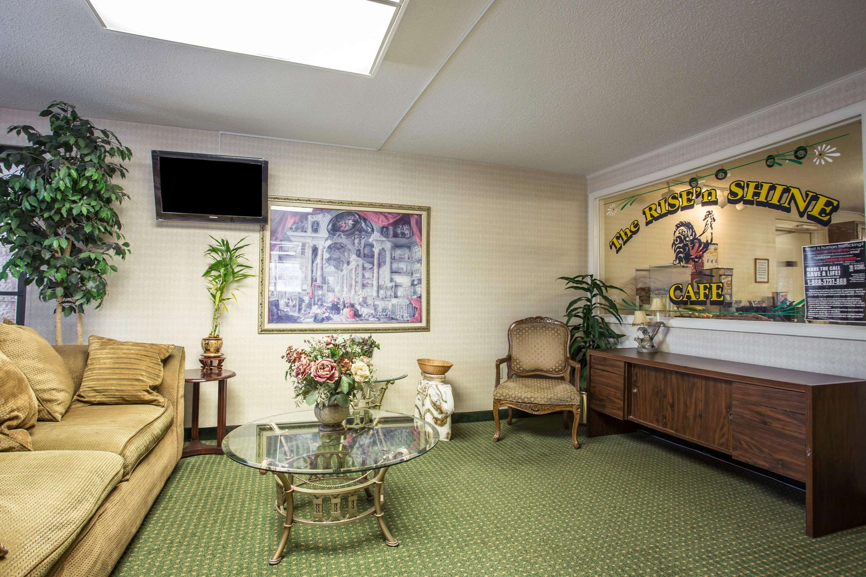econo lodge