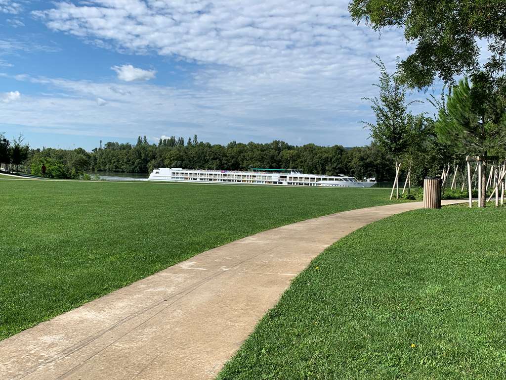 kyriad direct bourg les valence