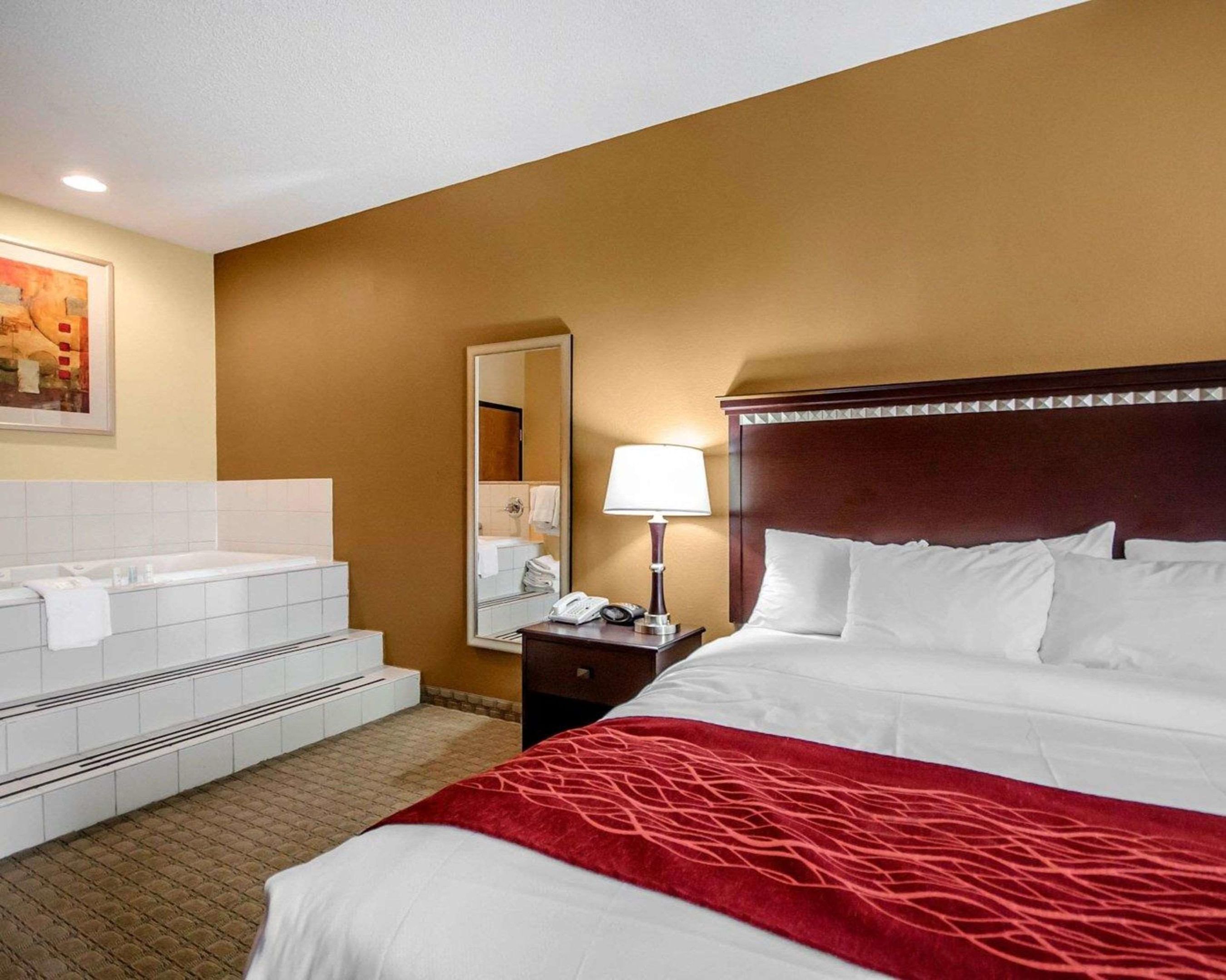 comfort suites louisville east