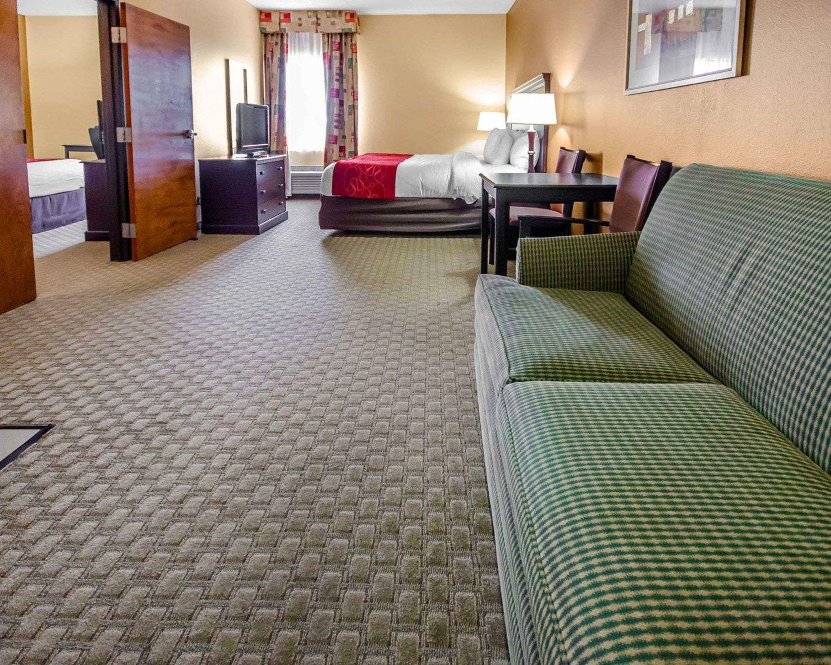 comfort suites louisville east