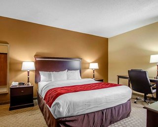 comfort suites louisville east