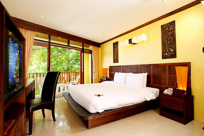 club bamboo boutique patong beach resort