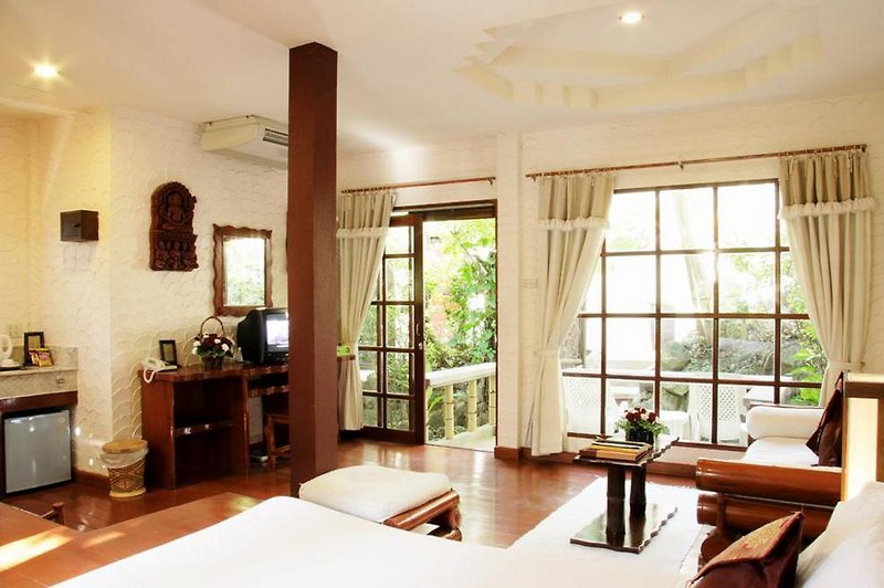 club bamboo boutique patong beach resort