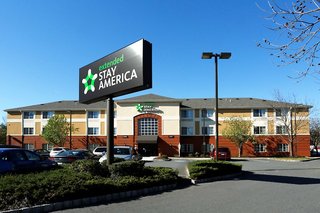 Extended Stay America Suites Piscataway Rutgers University,Near Middlesex Mall,3 star
