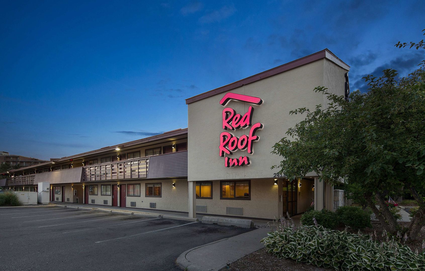 red roof inn detroit dearborn greenfield village