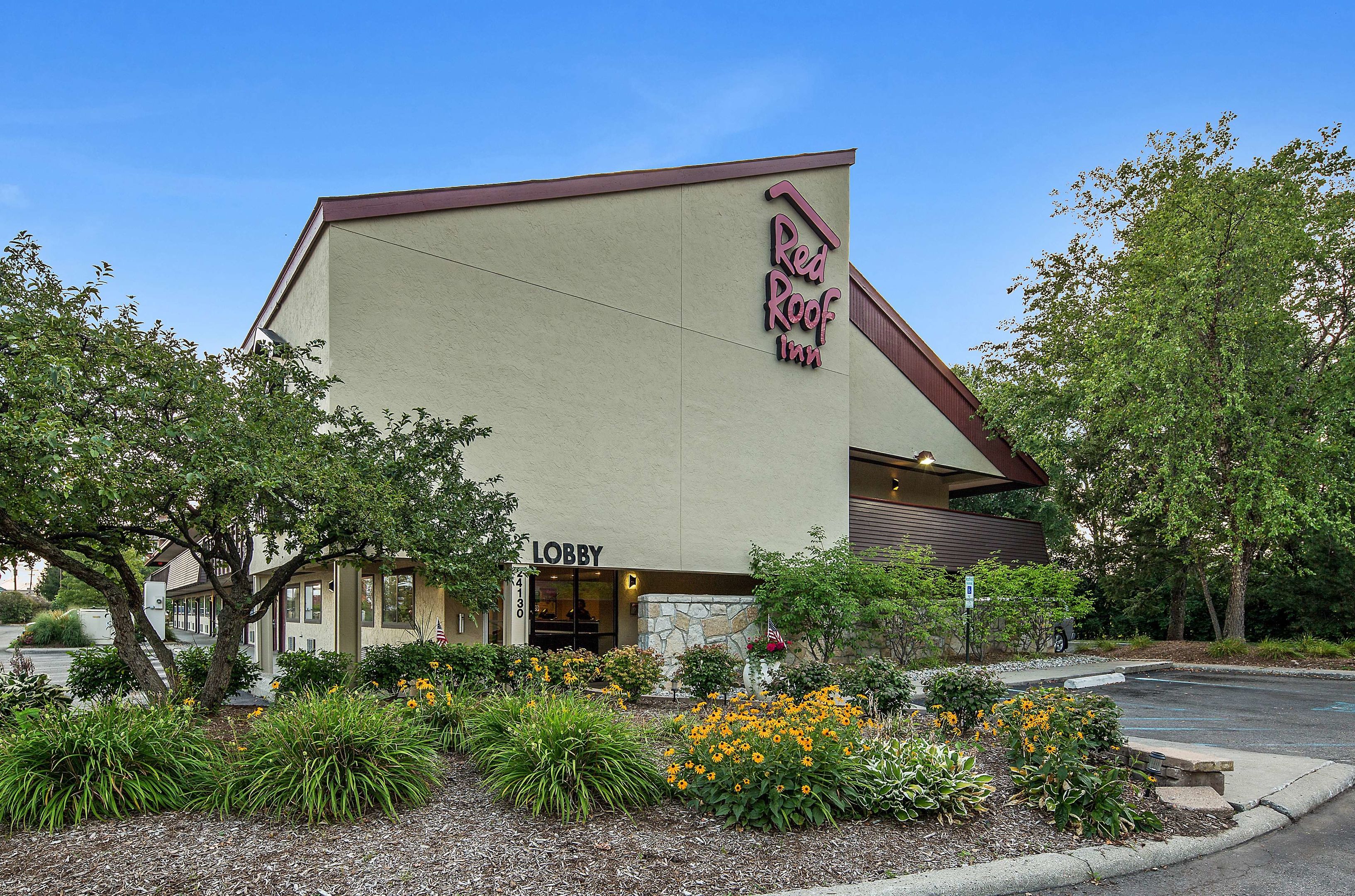 red roof inn detroit dearborn greenfield village
