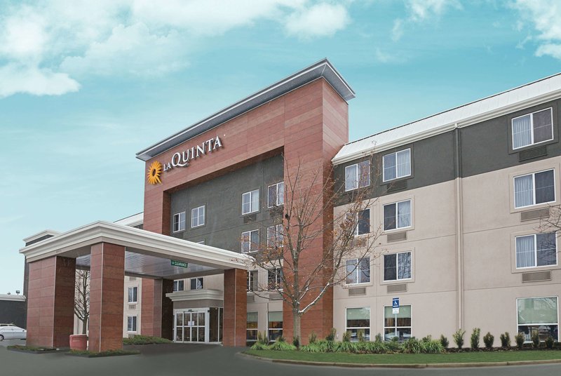 La Quinta Inn & Suites By Wyndham Detroit Utica