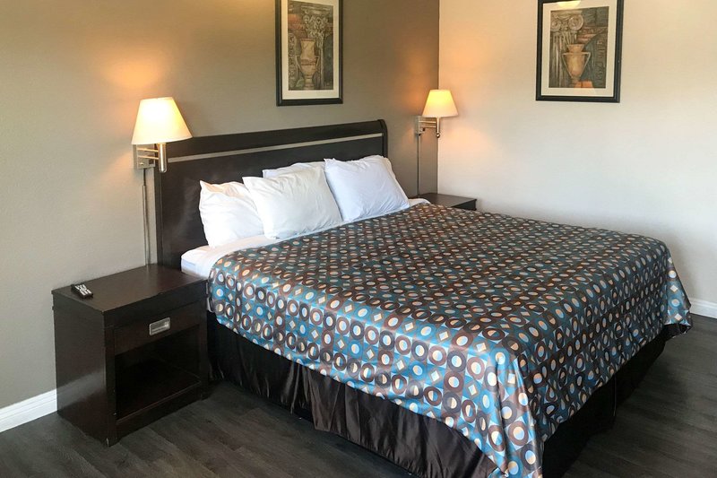 rodeway inn ontario airport mills