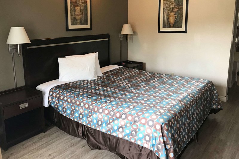 rodeway inn ontario airport mills