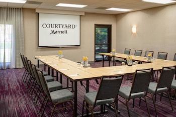 Courtyard By Marriott Louisville East,Hurstbourne>>Forest Hills,3 star