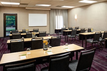 Courtyard By Marriott Louisville East,Hurstbourne>>Forest Hills,3 star