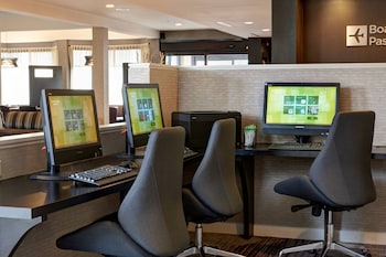 Courtyard By Marriott Louisville East,Hurstbourne>>Forest Hills,3 star