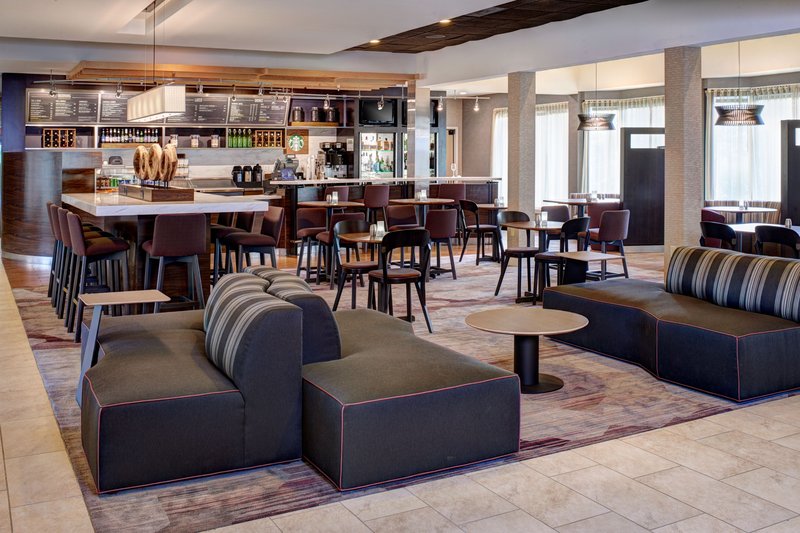 courtyard by marriott louisville east