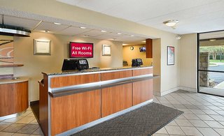 Red Roof Inn Louisville East - Hurstbourne,Hurstbourne>>Forest Hills,2 star