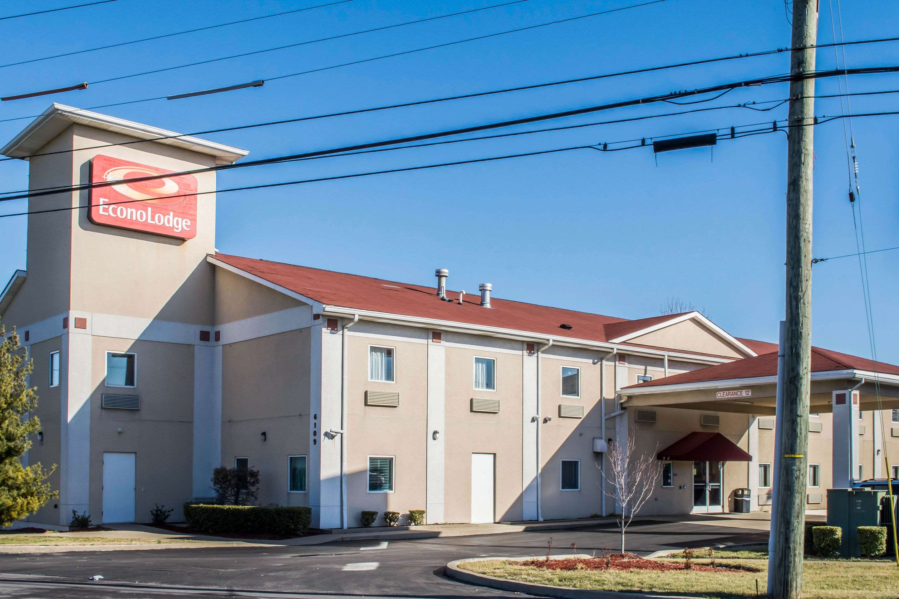 econo lodge louisville airport