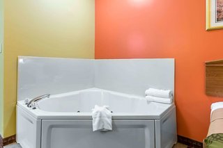 econo lodge louisville airport